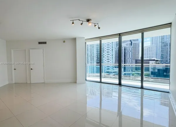 $680,000 | 350 South Miami Avenue, Unit 1702, Miami, FL 33130