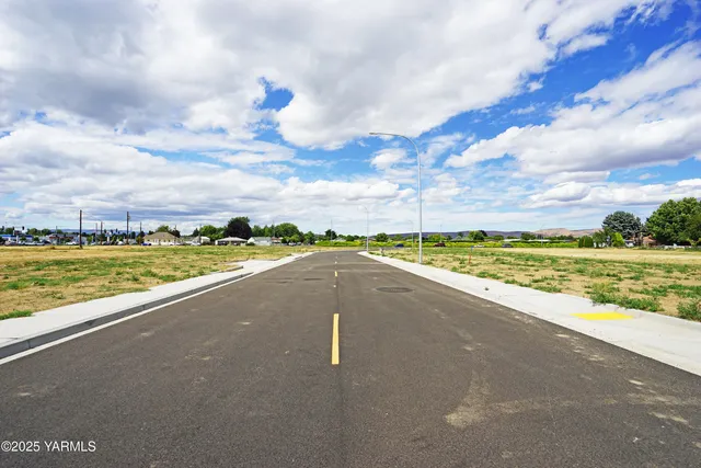a view of an ocean and city view