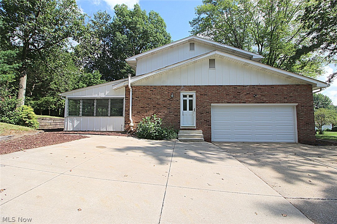 3135 Bancroft Road Akron, OH 44333 - Photo 3 of 30 Gallery Image 3