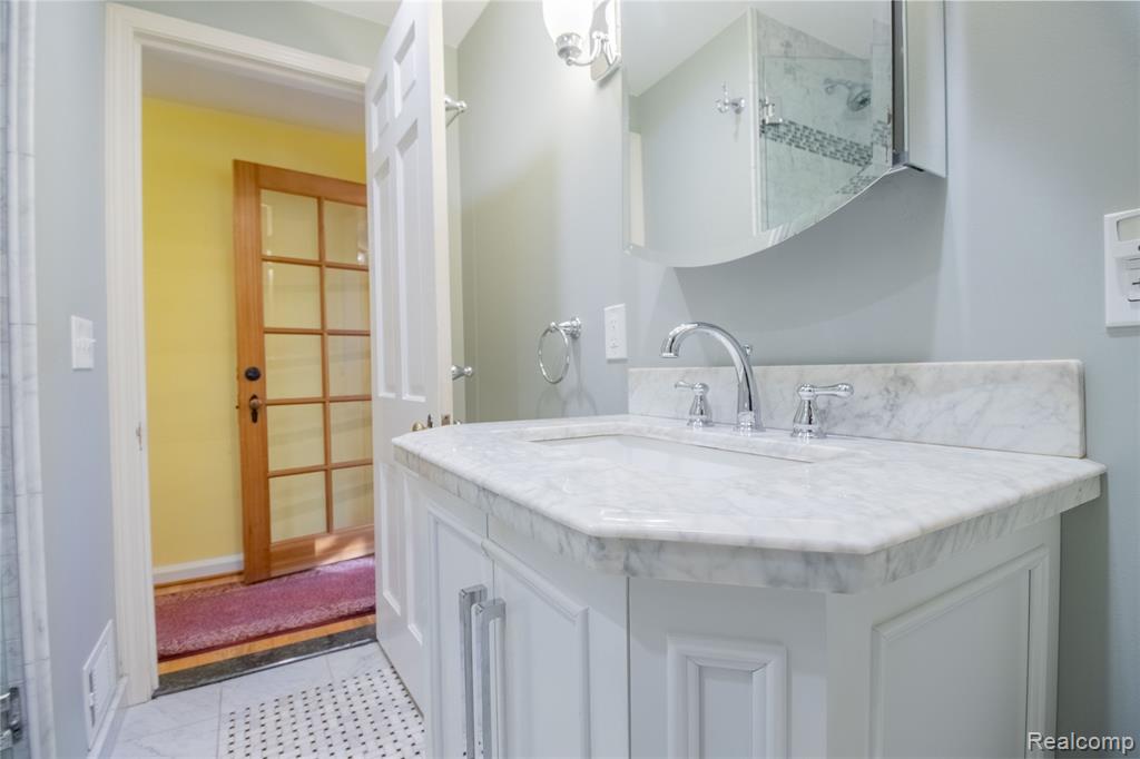 450 Roland Road Grosse Pointe Farms, MI 48236 - Photo 26 of 53 Gallery Image 26