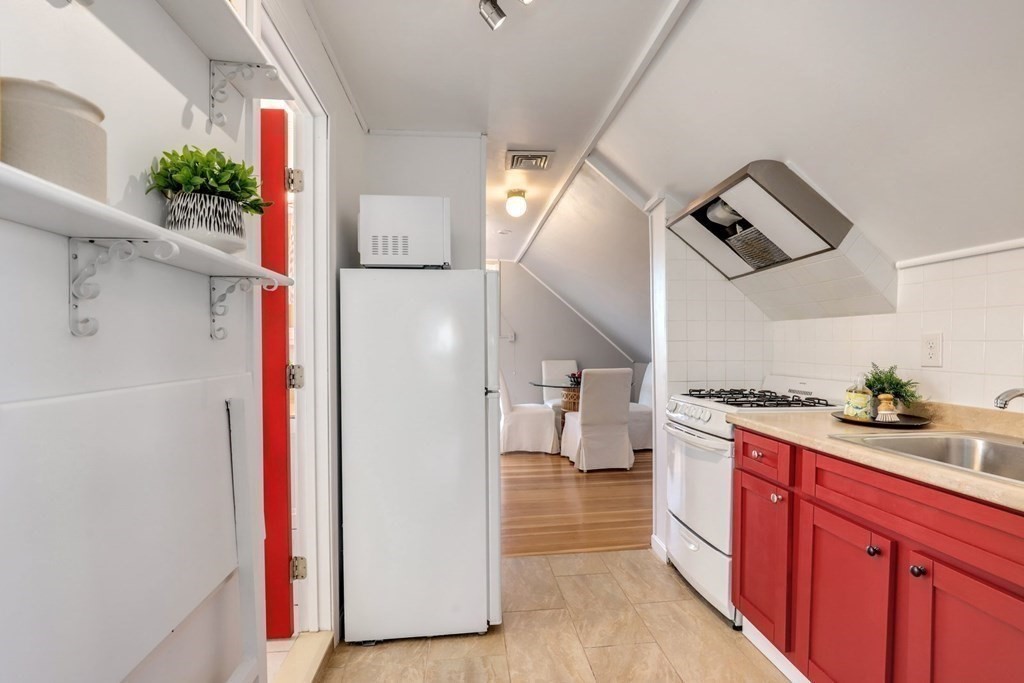 51 Wellington Road, Unit 3 Medford, MA 02155 - Photo 27 of 38