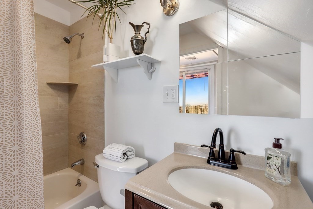 51 Wellington Road, Unit 3 Medford, MA 02155 - Photo 5 of 38