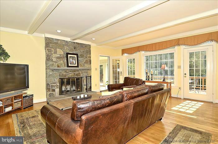 10001 Meyer Point Terrace Potomac, MD 20854 - Photo 11 of 24 Family Room