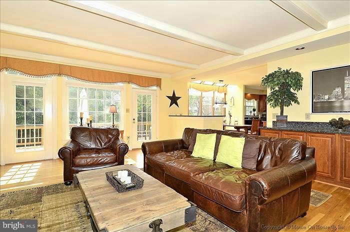 10001 Meyer Point Terrace Potomac, MD 20854 - Photo 18 of 24 Family Room