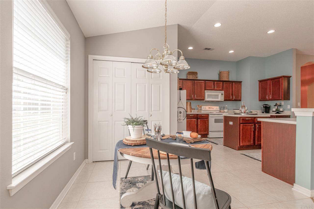 6990 Raburn Road Pensacola, FL 32526 - Photo 15 of 50