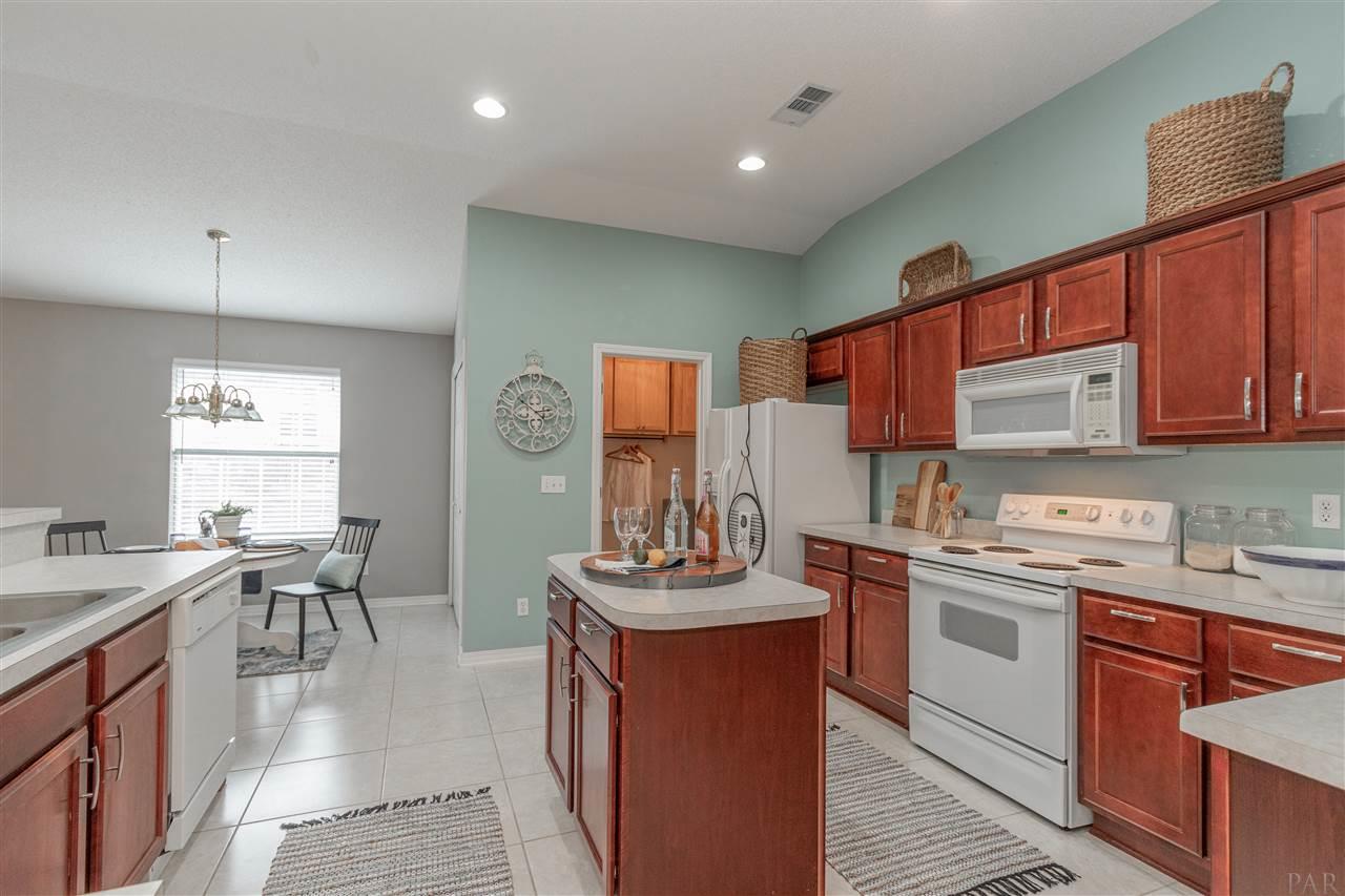 6990 Raburn Road Pensacola, FL 32526 - Photo 10 of 50
