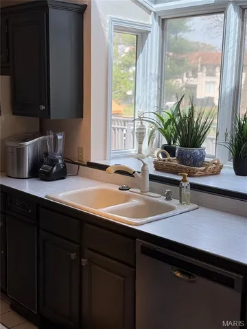 $205,000 | 28 Center Ct Drive, Unit 742, Lake Ozark, MO 65049