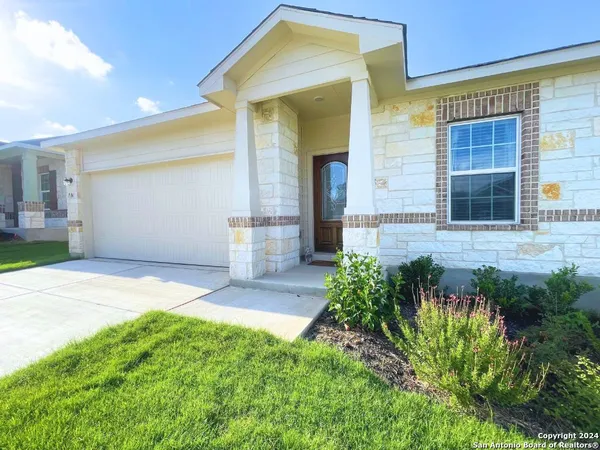 $2,000 | 114 Fawn Trace, San Antonio, TX 78253