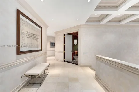 $9,900,000 | 5225 Collins Avenue, Unit PH8, Miami Beach, FL 33140