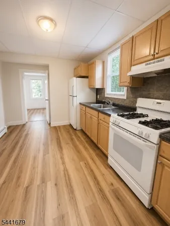 $2,200 | 128 Columbus Place, Unit 1, Roselle Park, NJ 07204