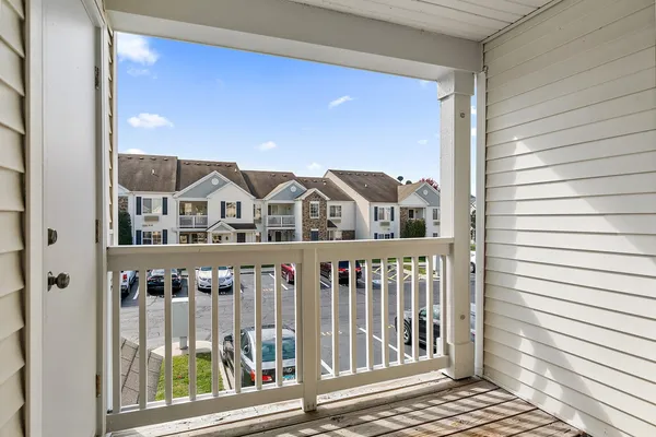 $1,550 | 219 Silverstone Drive, Unit 219, Carpentersville, IL 60110