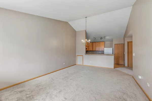 $1,550 | 219 Silverstone Drive, Unit 219, Carpentersville, IL 60110