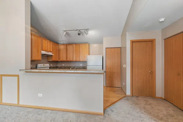 $1,550 | 219 Silverstone Drive, Unit 219, Carpentersville, IL 60110