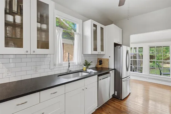 $420,000 | 1909 6th Avenue, Fort Worth, TX 76110