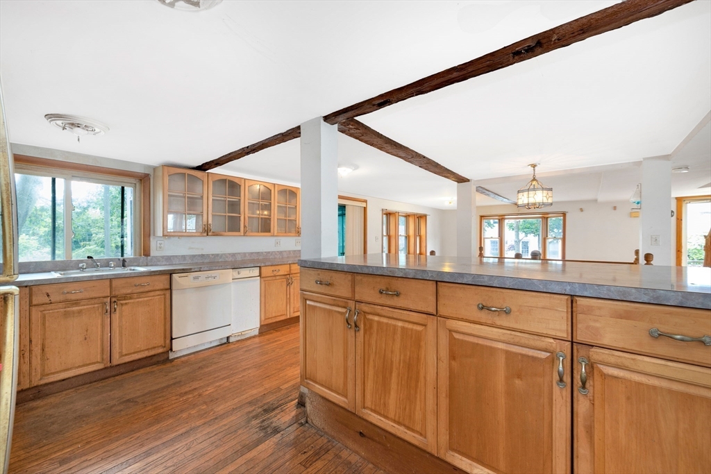 3 Colonial Street Gloucester, MA 01930 - Photo 17 of 42