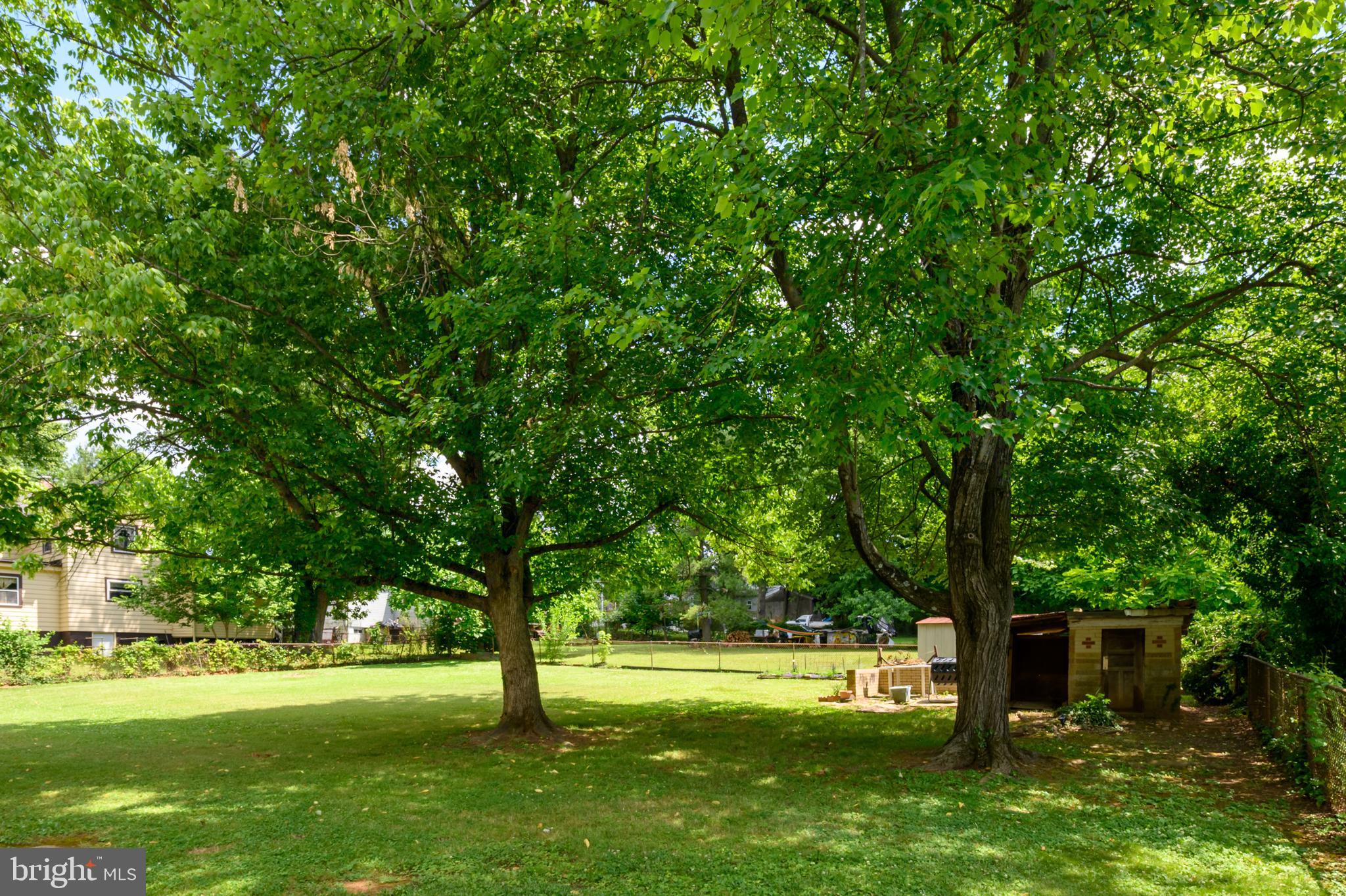 211 Hillendale Avenue Baltimore, MD 21227 - Photo 35 of 38 Backyard (alt view)