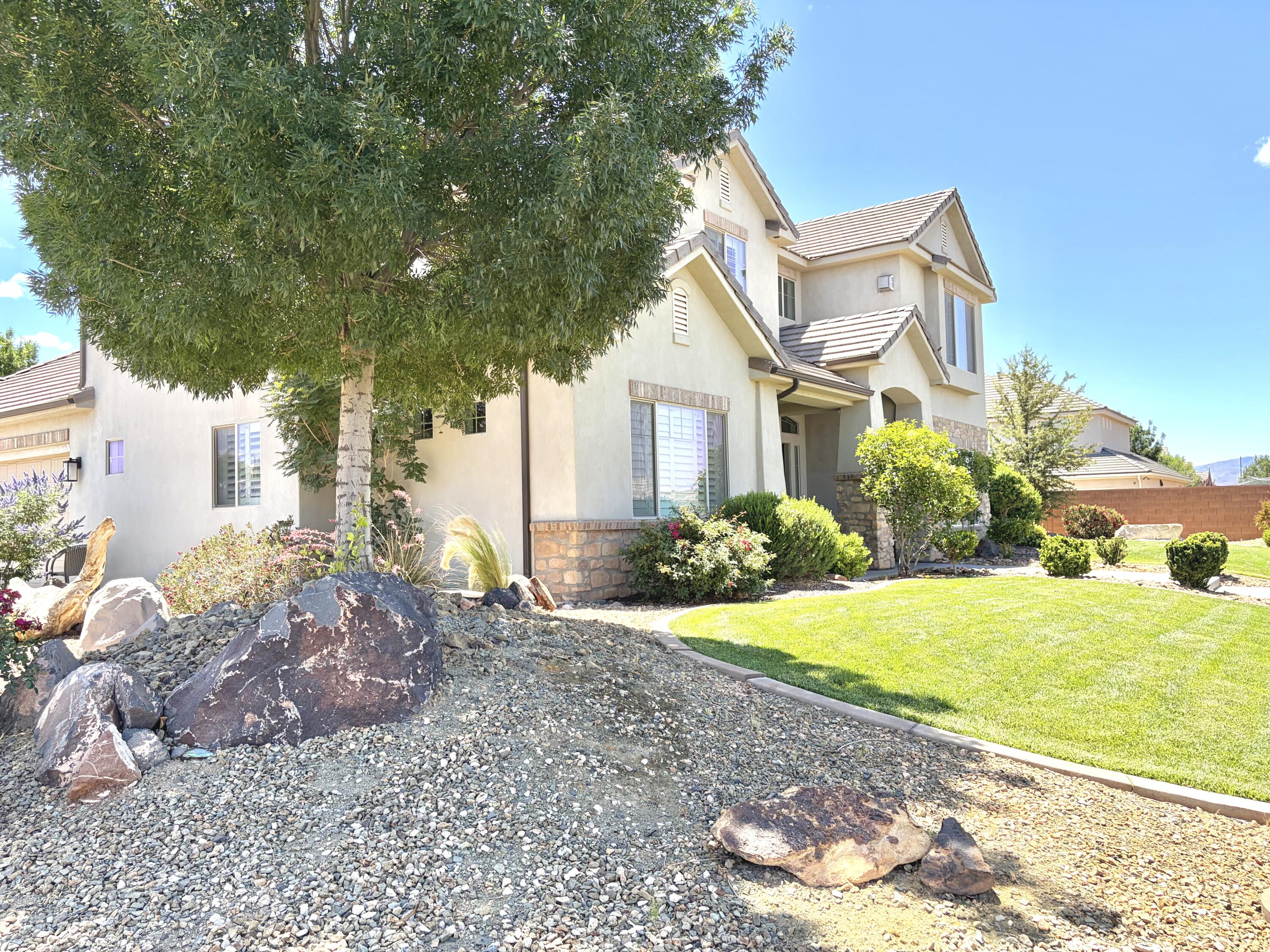 3196 East 2550th Street South St. George, UT 84790 - Photo 3 of 37 3196 E 2550 S