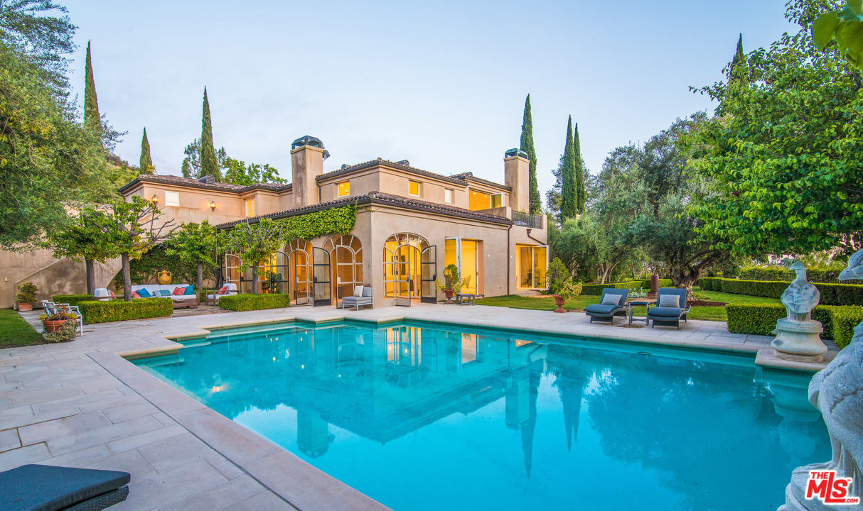 12833 Chalon Road Los Angeles, CA 90049 - Photo 14 of 22