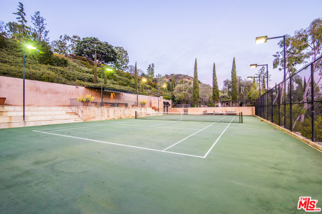 12833 Chalon Road Los Angeles, CA 90049 - Photo 16 of 22