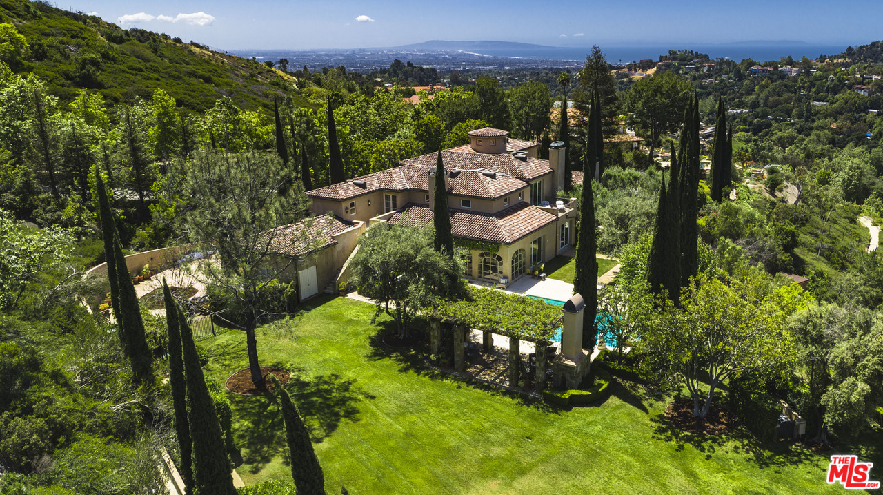 12833 Chalon Road Los Angeles, CA 90049 - Photo 18 of 22