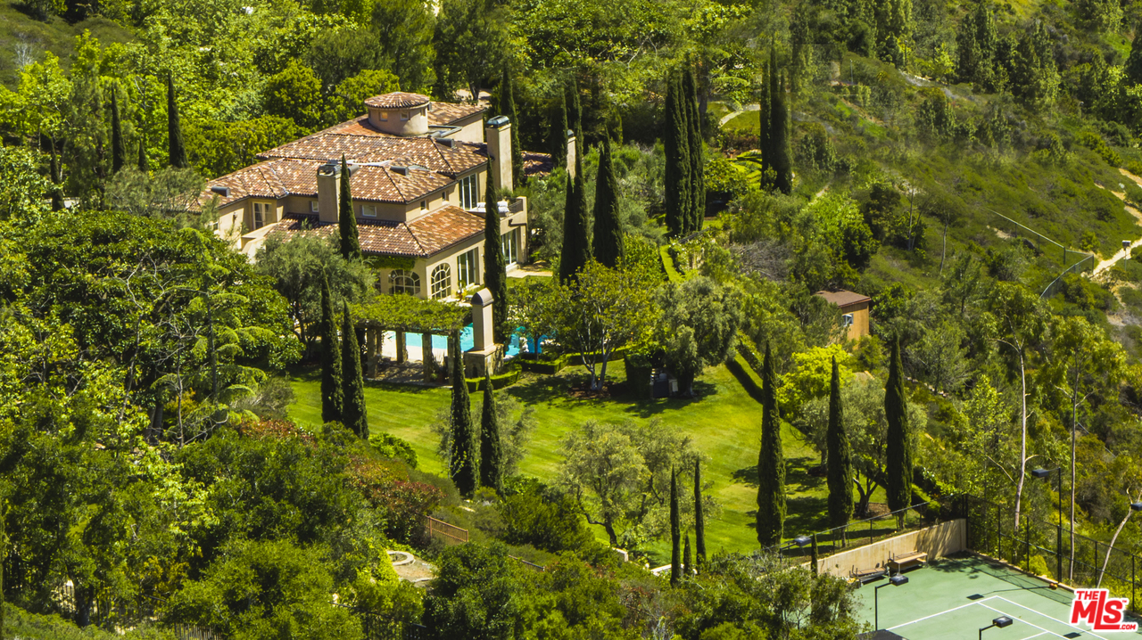 12833 Chalon Road Los Angeles, CA 90049 - Photo 19 of 22