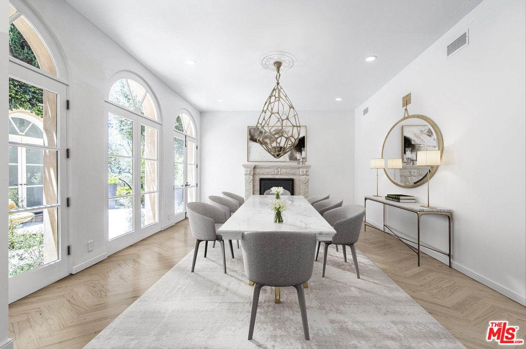 12833 Chalon Road Los Angeles, CA 90049 - Photo 4 of 22