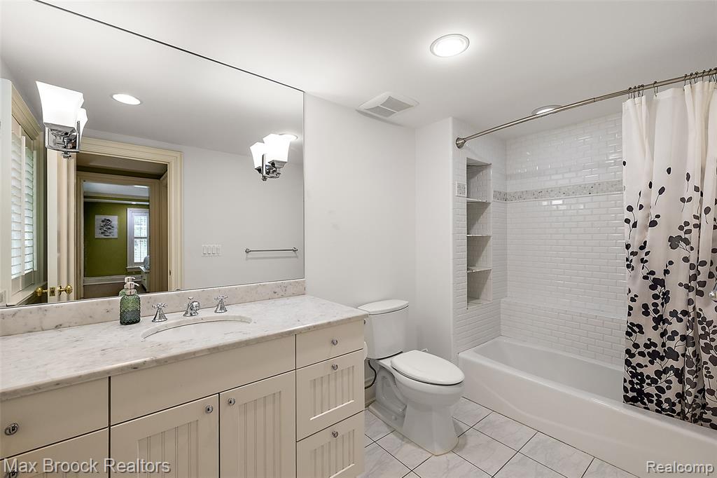 760 Lone Pine Road Bloomfield Hills, MI 48304 - Photo 31 of 65