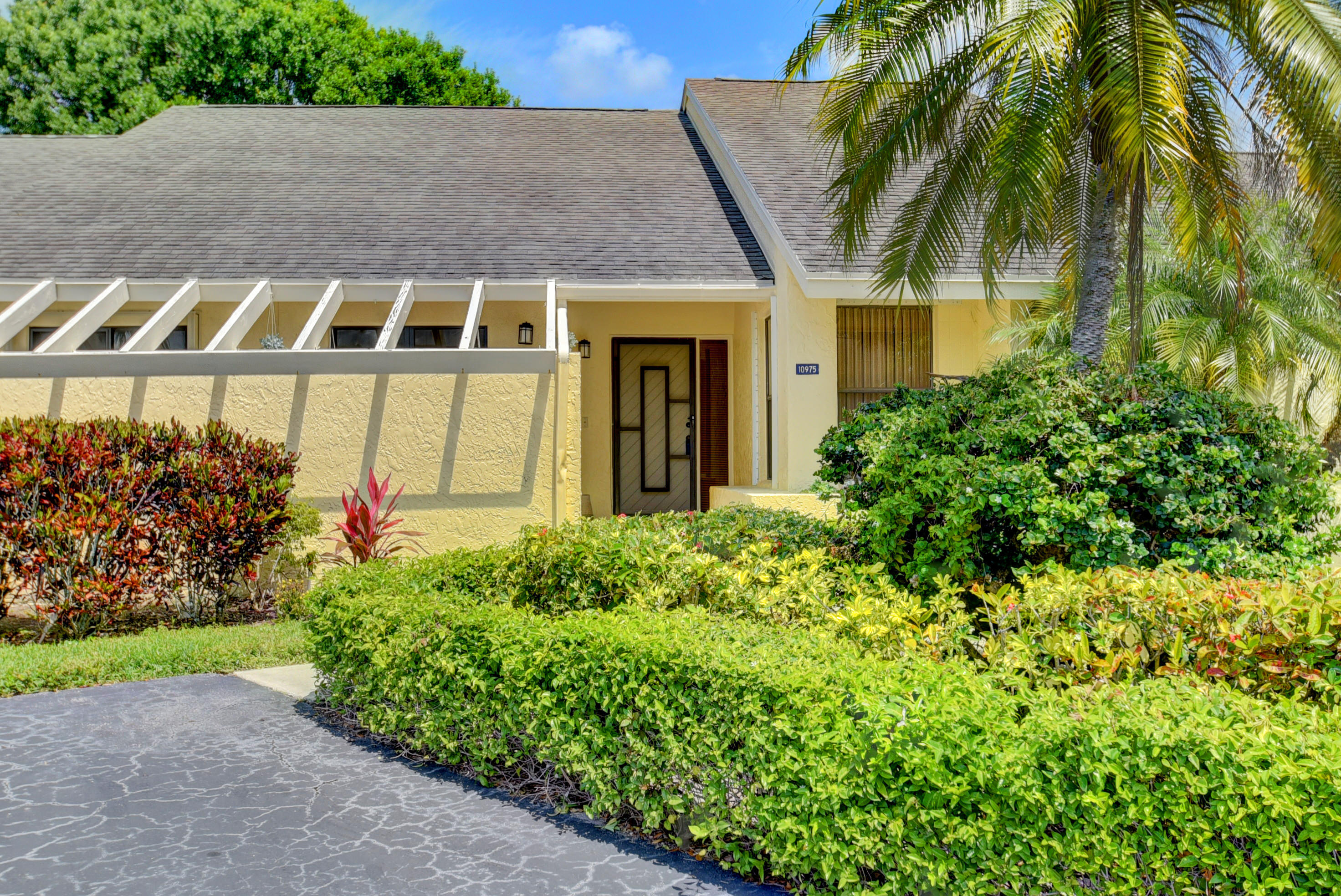 10975 Water Oak Manor Boca Raton, FL 33498 - Photo 3 of 50 Virtuals1 (2)
