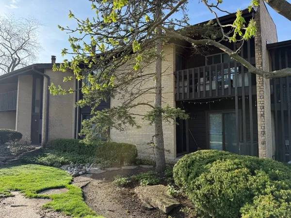 $1,900 | 6156 Knoll Way Drive, Unit 36103, Willowbrook, IL 60527