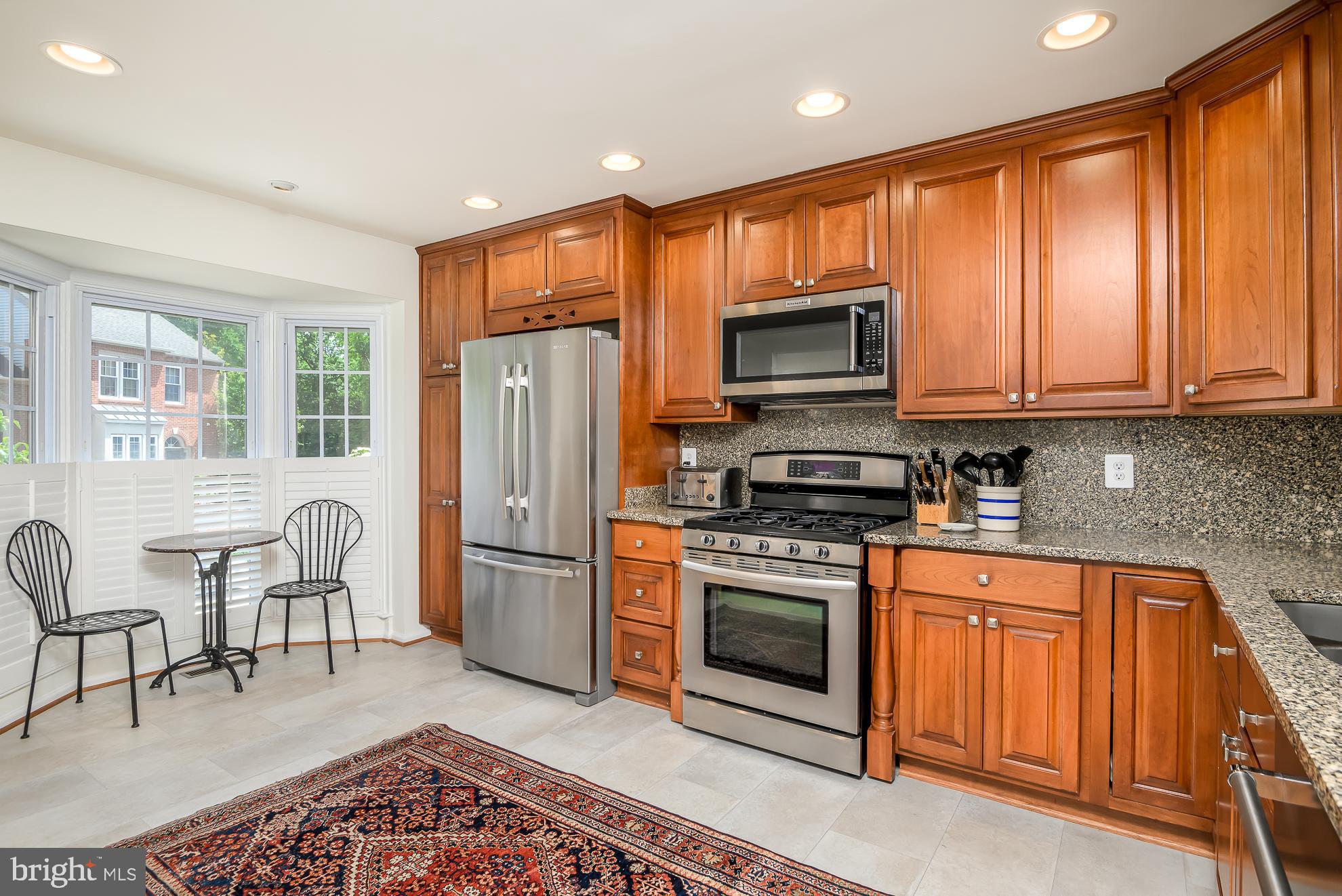 3783 Inverness Road Fairfax, VA 22033 - Photo 2 of 50 Eat-in Kitchen