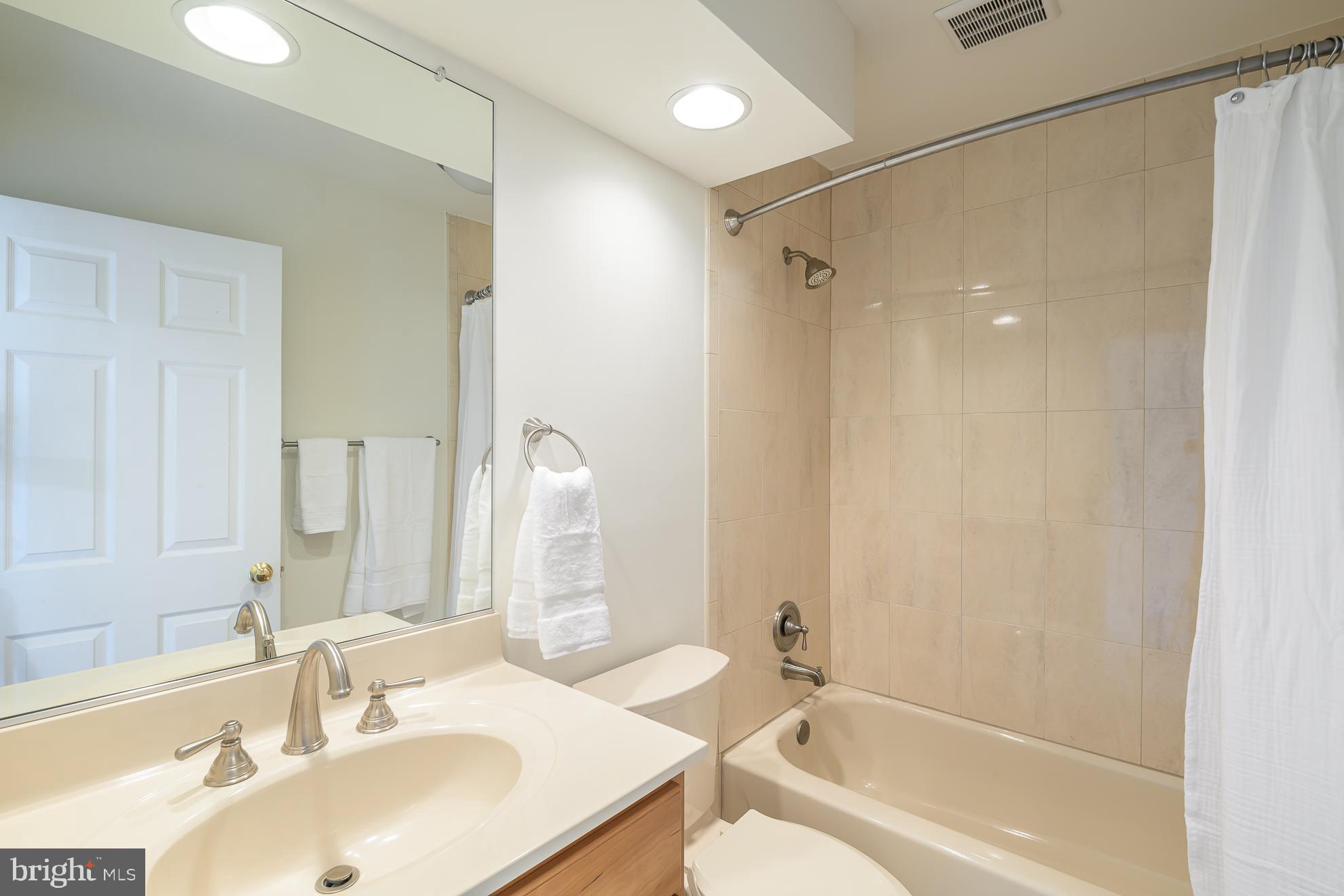 3783 Inverness Road Fairfax, VA 22033 - Photo 26 of 50 Bedroom Level Full Bath #2