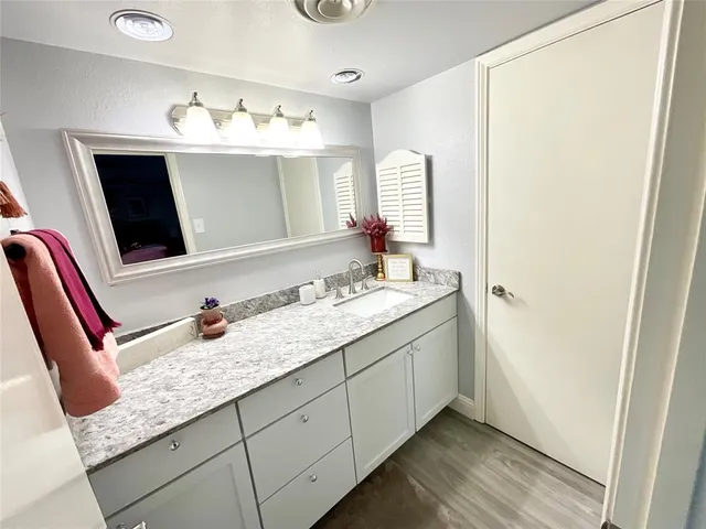 $210,000 | 536 E Avenue, Unit A, Grand Prairie, TX 75050