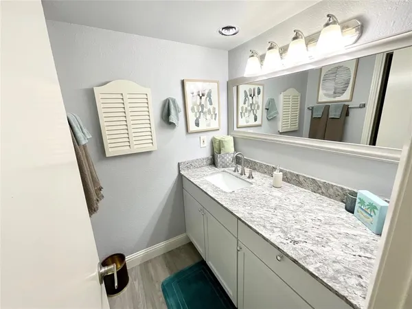 $210,000 | 536 E Avenue, Unit A, Grand Prairie, TX 75050