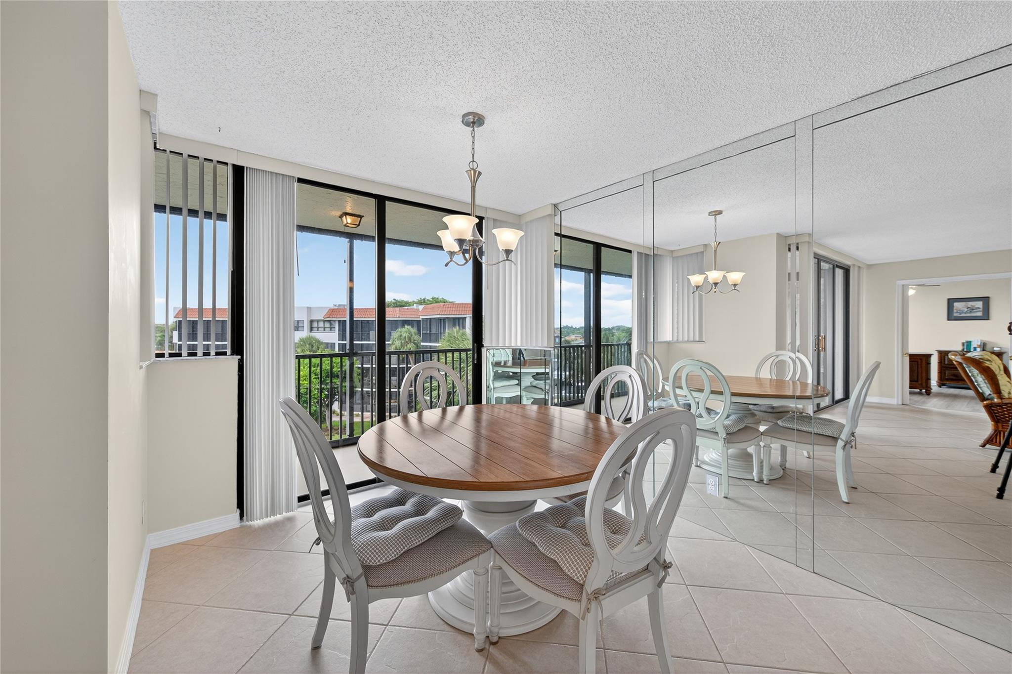 800 Jeffery Street, Unit 405 Boca Raton, FL 33487 - Photo 14 of 50 Dining room