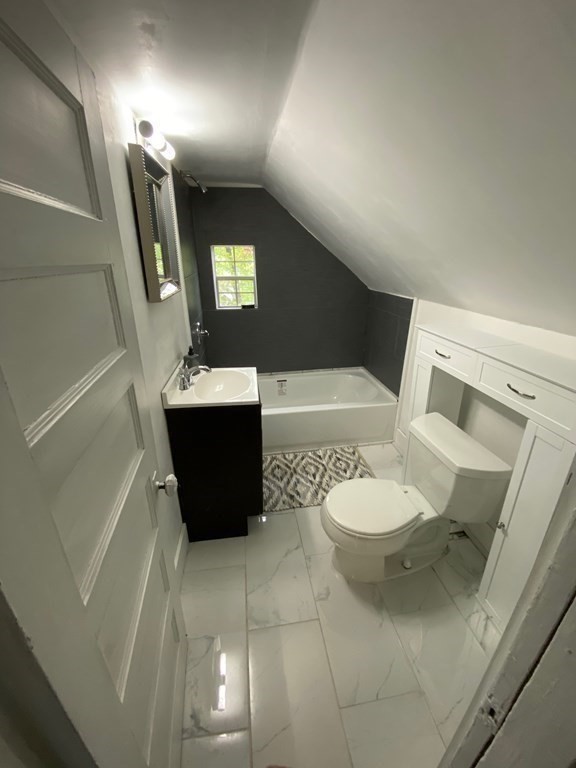 654 Newbury Street Springfield, MA 01104 - Photo 22 of 31 Gallery Image 22