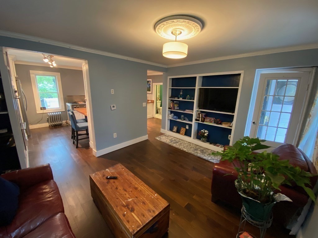 654 Newbury Street Springfield, MA 01104 - Photo 25 of 31 Gallery Image 25