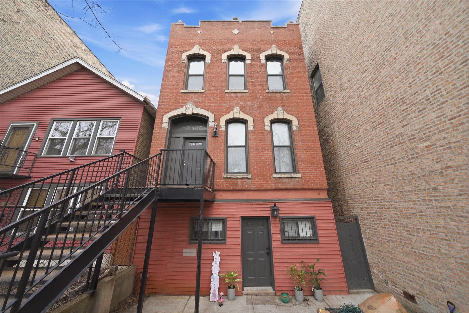 1113 South Racine Avenue Chicago, IL 60607 - Photo 1 of 40 Gallery Image 1