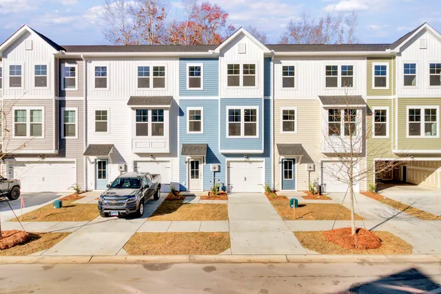 $2,850 | 2011 Quiet Ibis Road, Hanahan, SC 29410