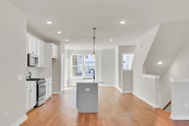 $2,850 | 2011 Quiet Ibis Road, Hanahan, SC 29410