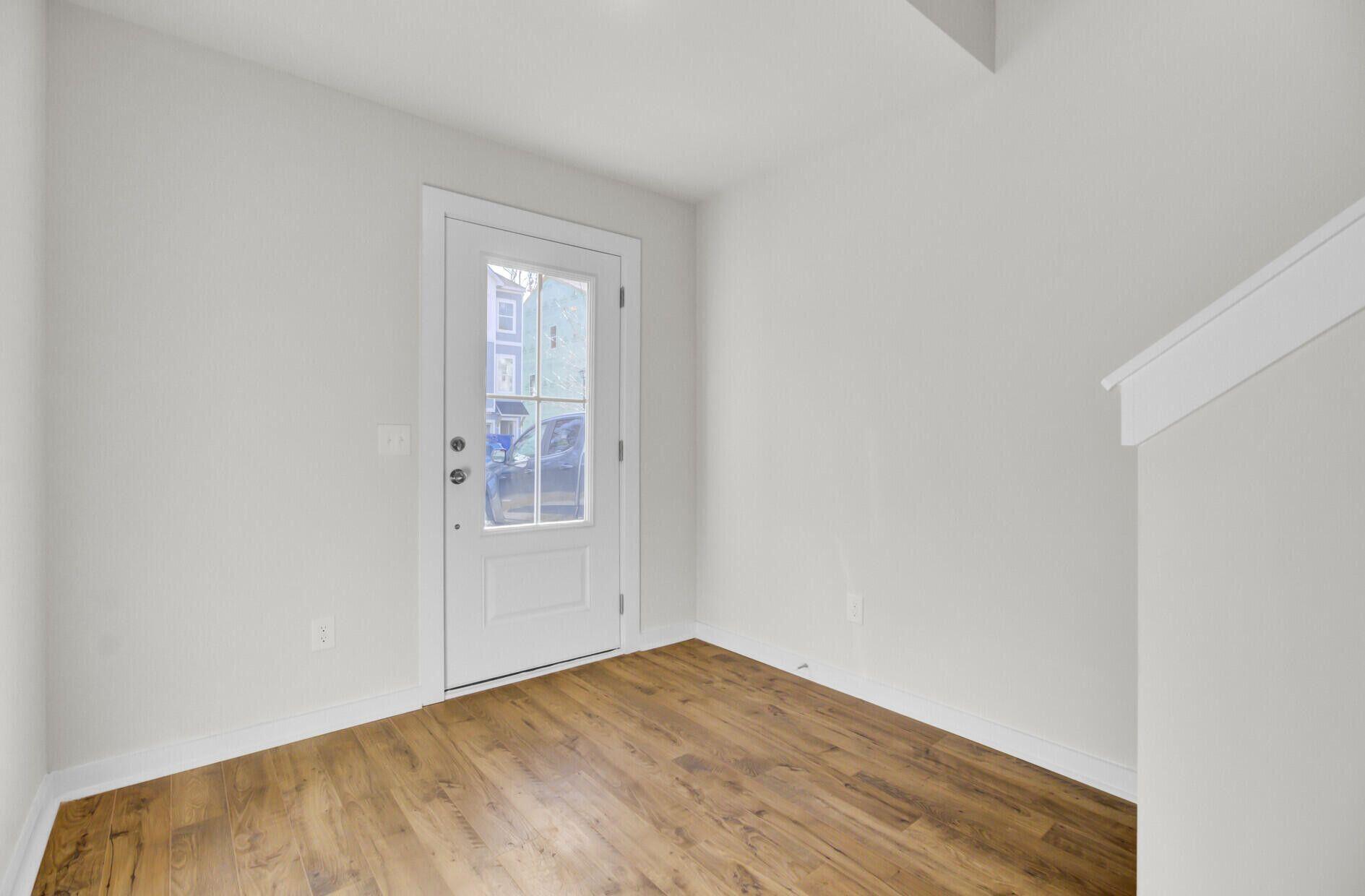 2011 Quiet Ibis Road Hanahan, SC 29410 - Photo 9 of 34 20250828144443488469000000-o