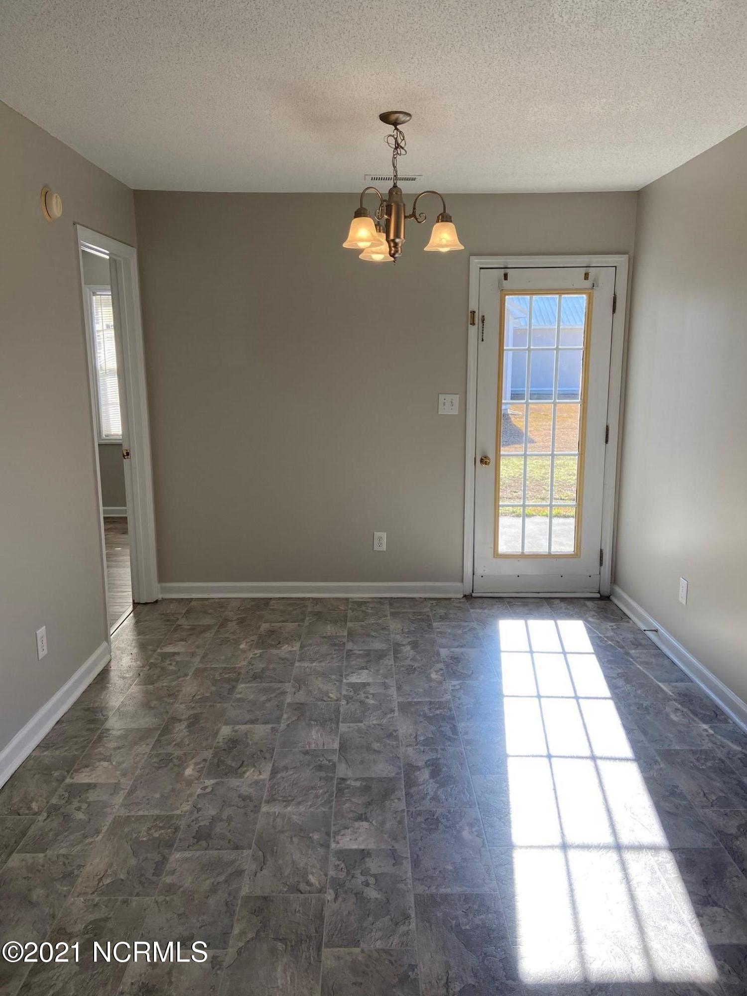 401 Sumrell Way Hubert, NC 28539 - Photo 11 of 26