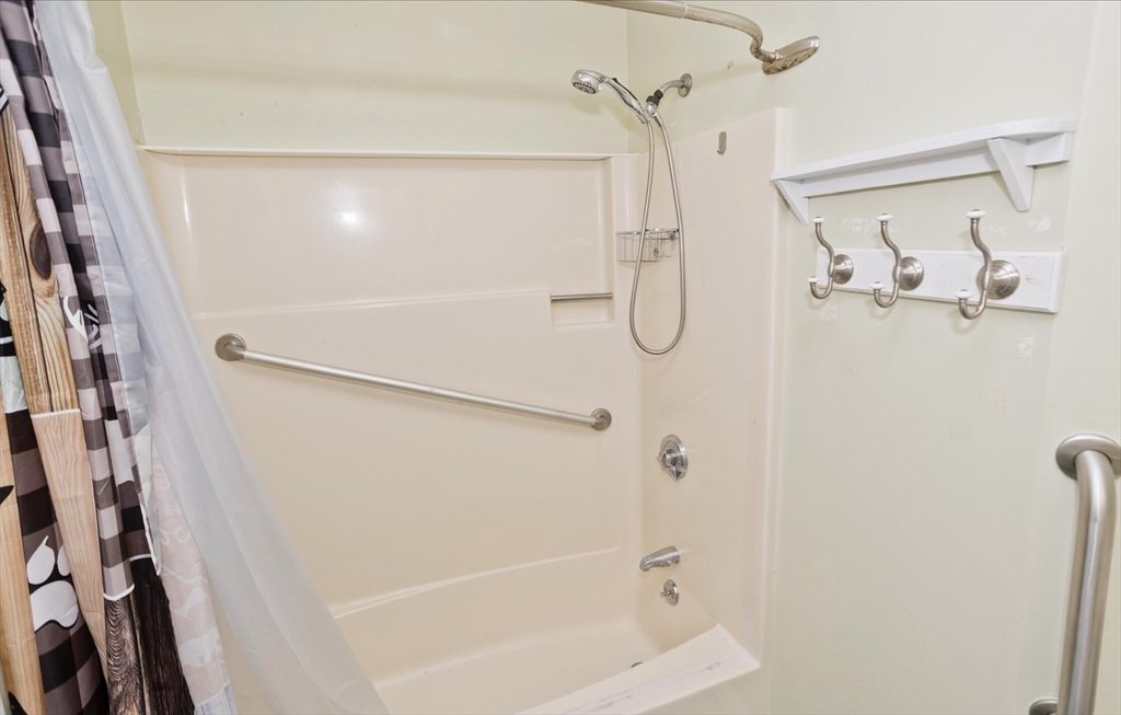 409 Nassau Drive, Unit 409 Springfield, MA 01129 - Photo 24 of 40 Gallery Image 24