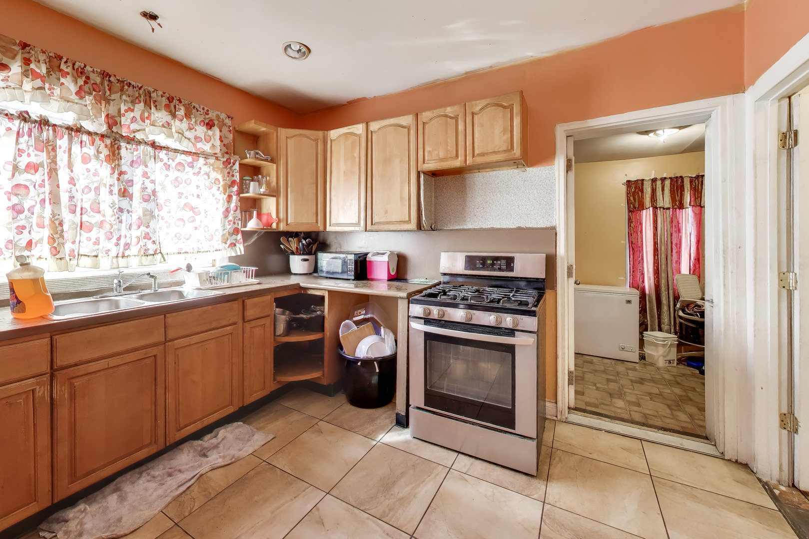 8822 South Ada Street Chicago, IL 60620 - Photo 6 of 32