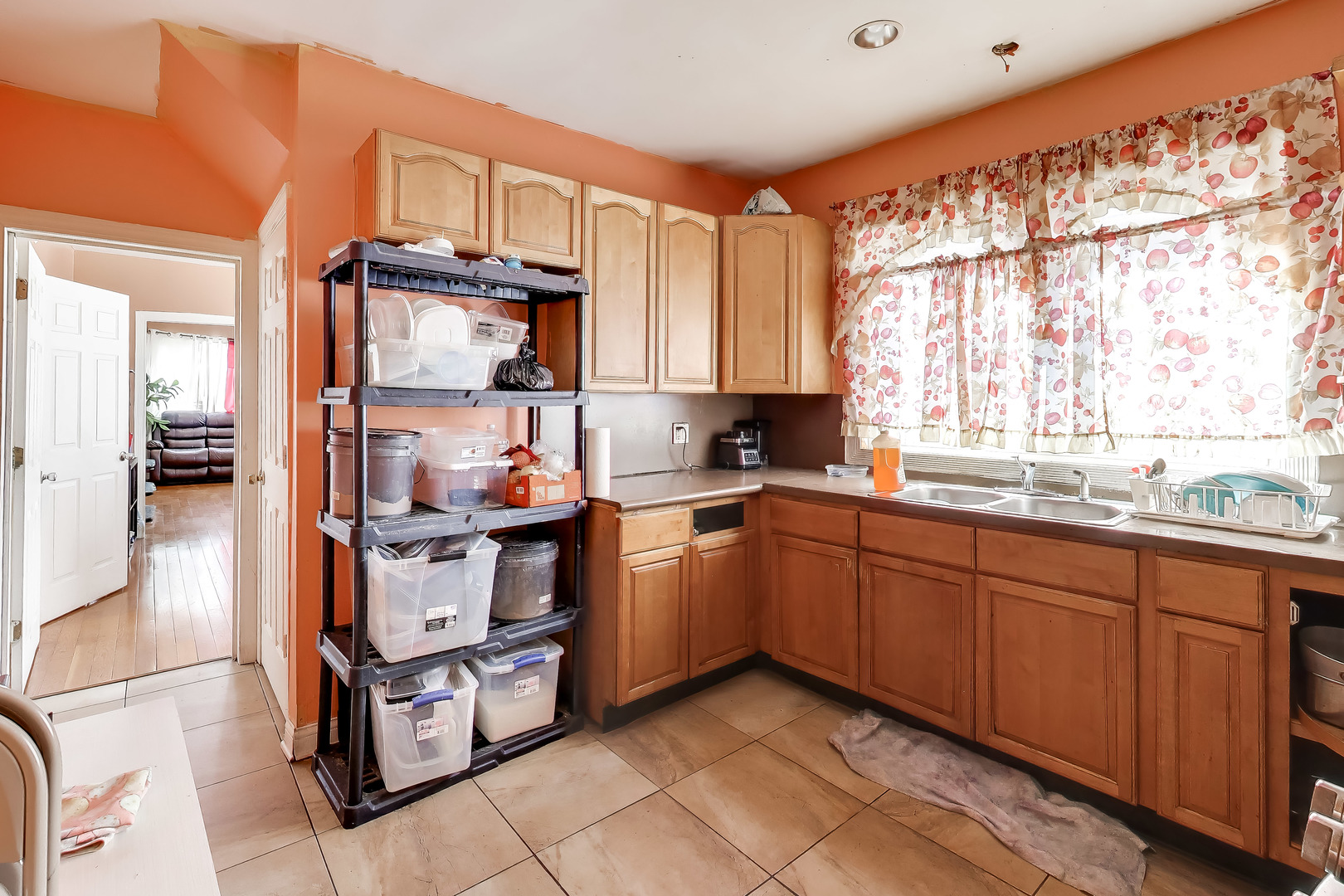 8822 South Ada Street Chicago, IL 60620 - Photo 7 of 32