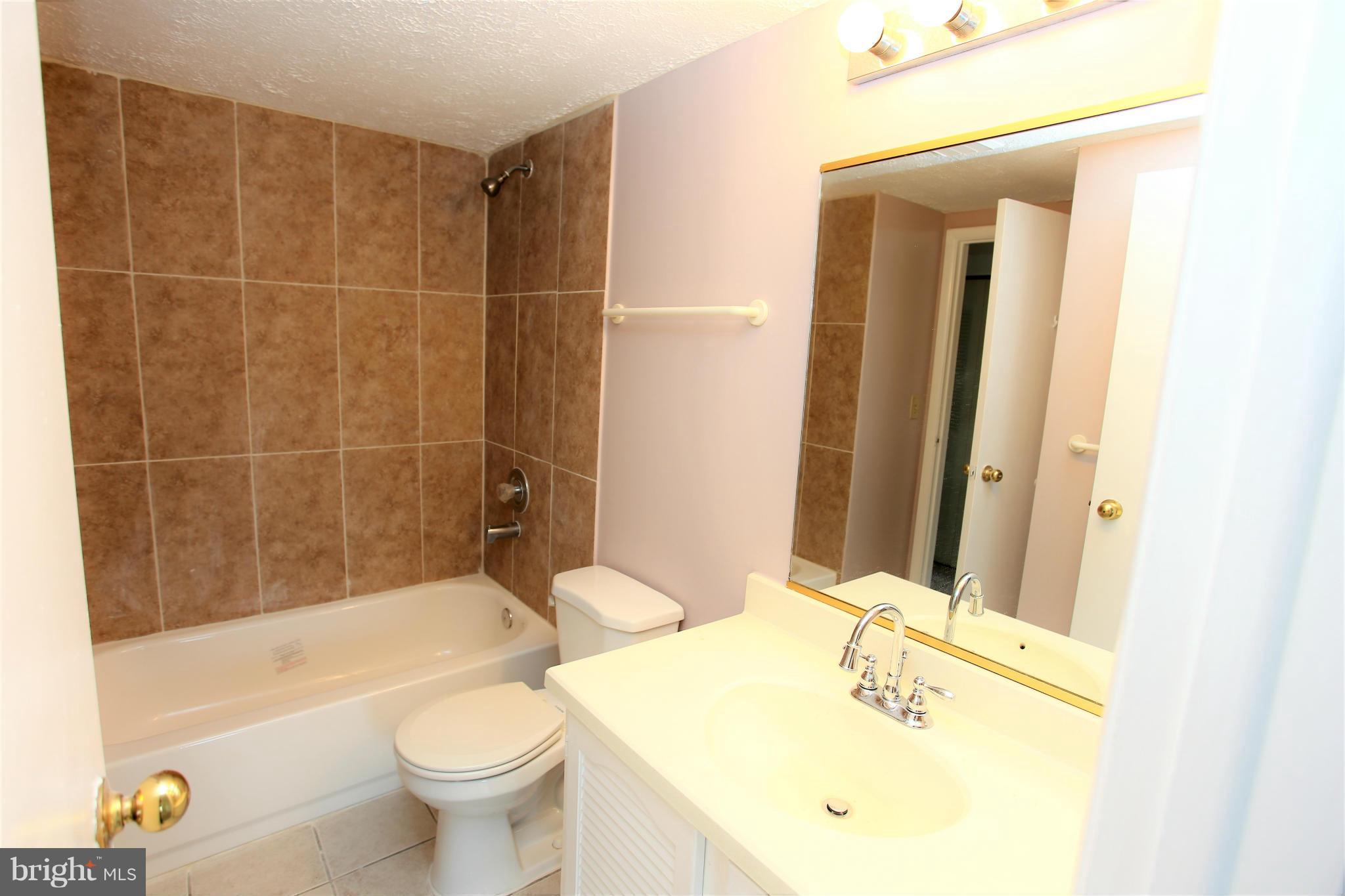 12529 Cross Ridge Way Germantown, MD 20874 - Photo 17 of 22 Bath (Master)