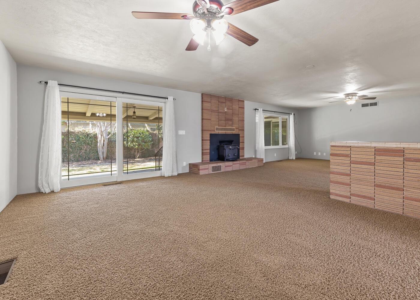 573 West Shoemake Avenue Reedley, CA 93654 - Photo 8 of 45 Gallery Image 8