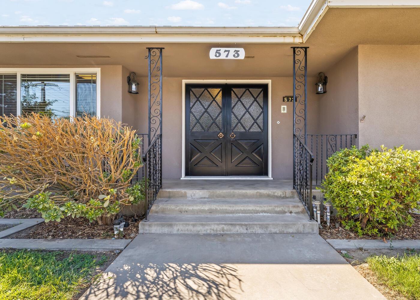573 West Shoemake Avenue Reedley, CA 93654 - Photo 10 of 45 Gallery Image 10