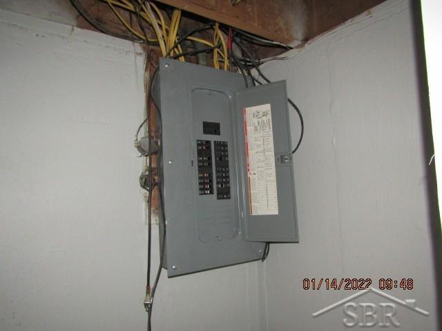490 South Center Road Saginaw, MI 48638 - Photo 10 of 16