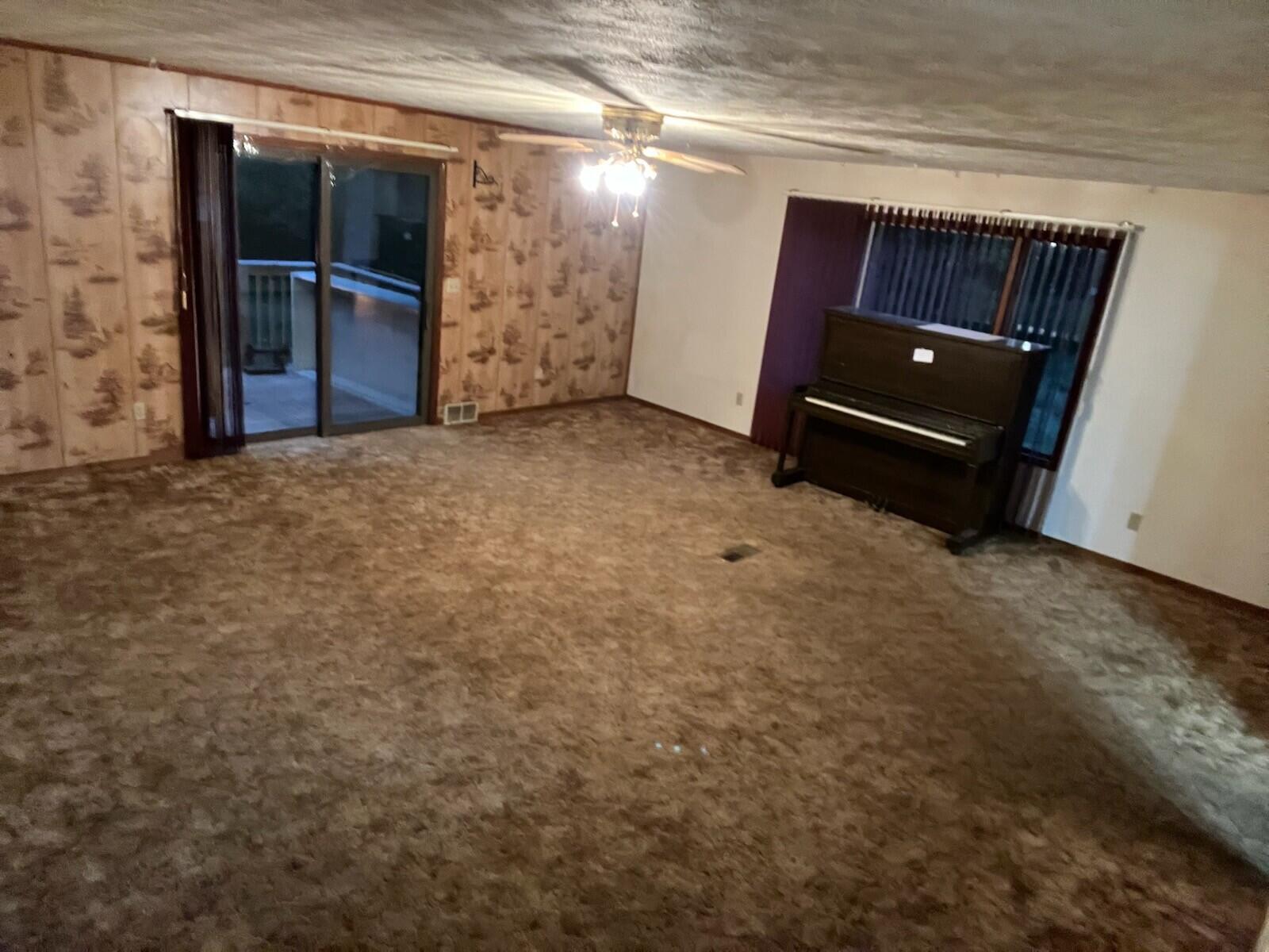 2448 Werth Road Alpena, MI 49707 - Photo 15 of 24 Livingroom
