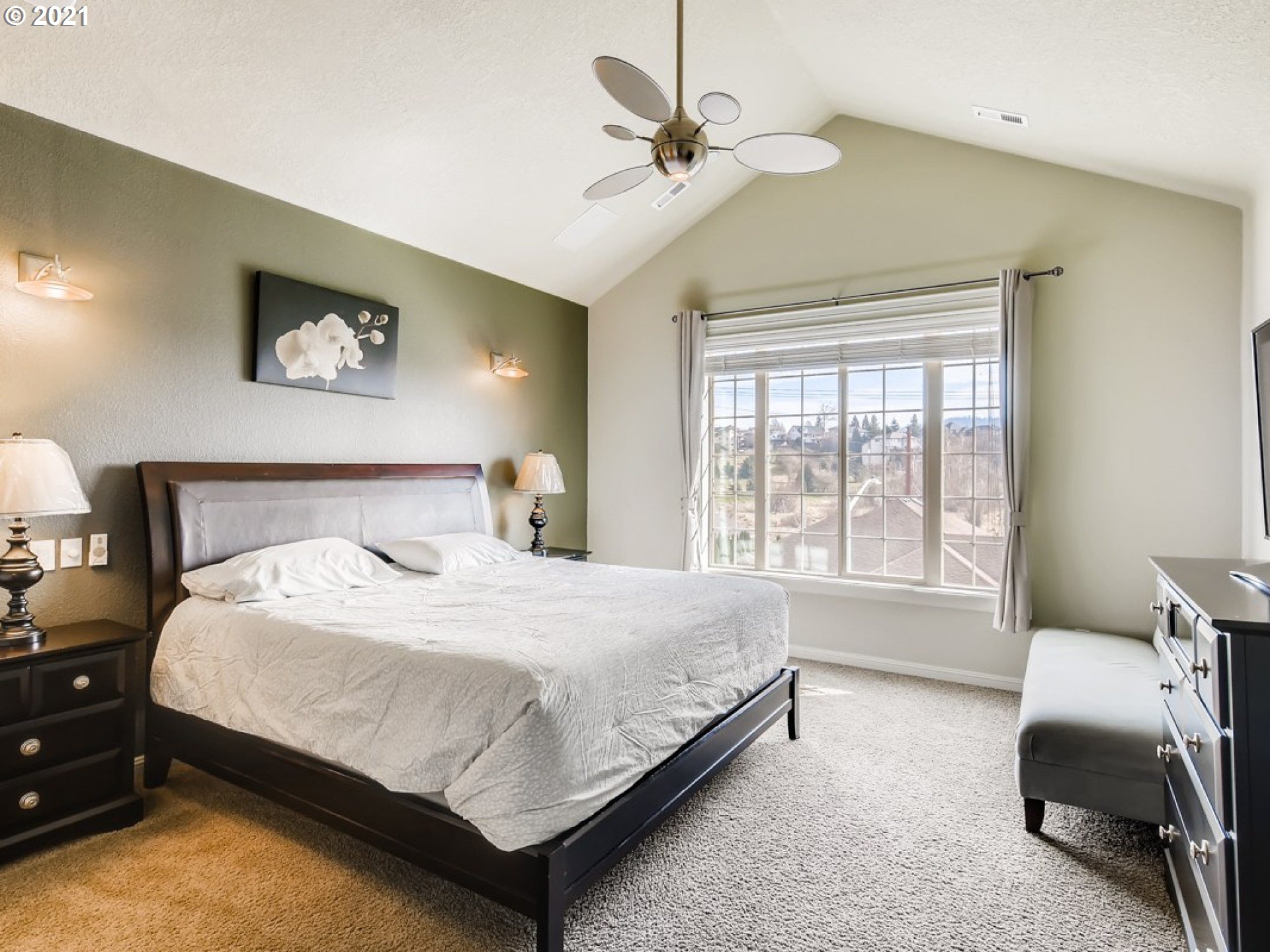2379 Southwest Border Way Gresham, OR 97080 - Photo 12 of 31 Gallery Image 12